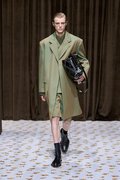 Look 2